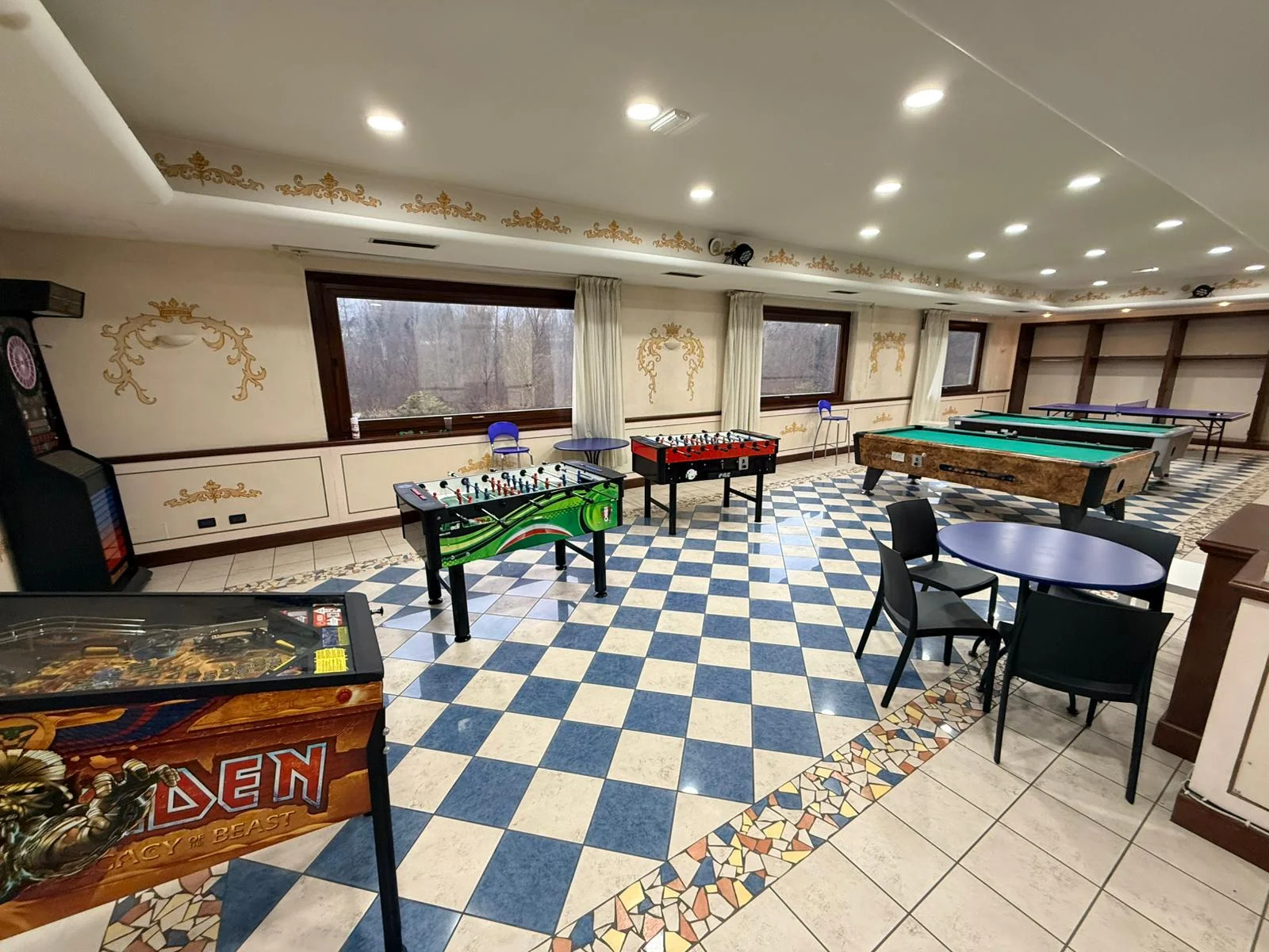 Area biliardino e giochi arcade